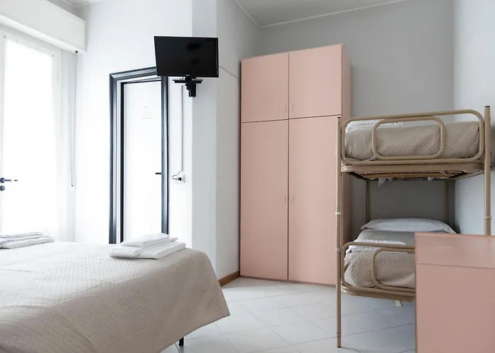 Отель Laura Римини