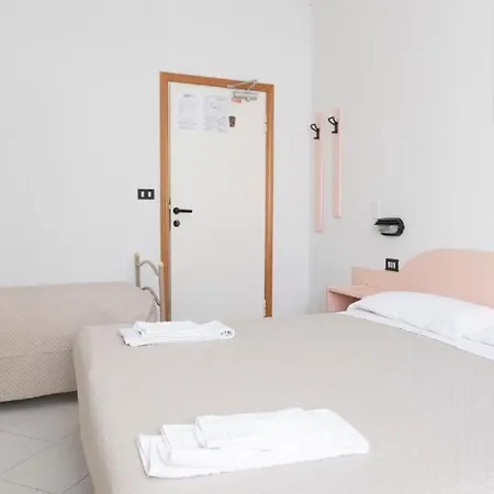 Laura Hotel